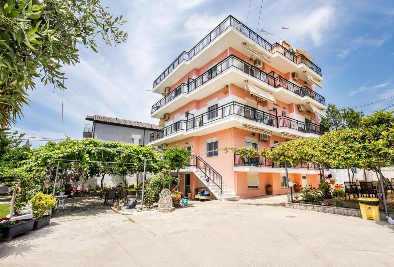 Ianos Apartments Potos Exterior foto