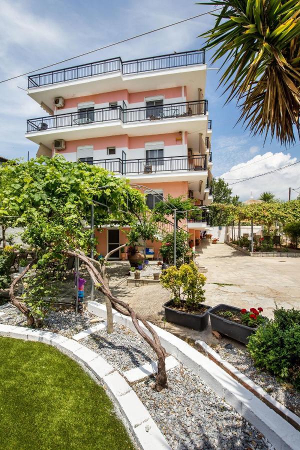 Ianos Apartments Potos Exterior foto