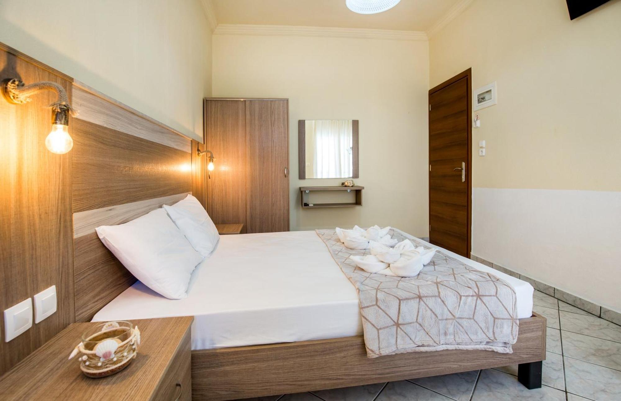 Ianos Apartments Potos Exterior foto