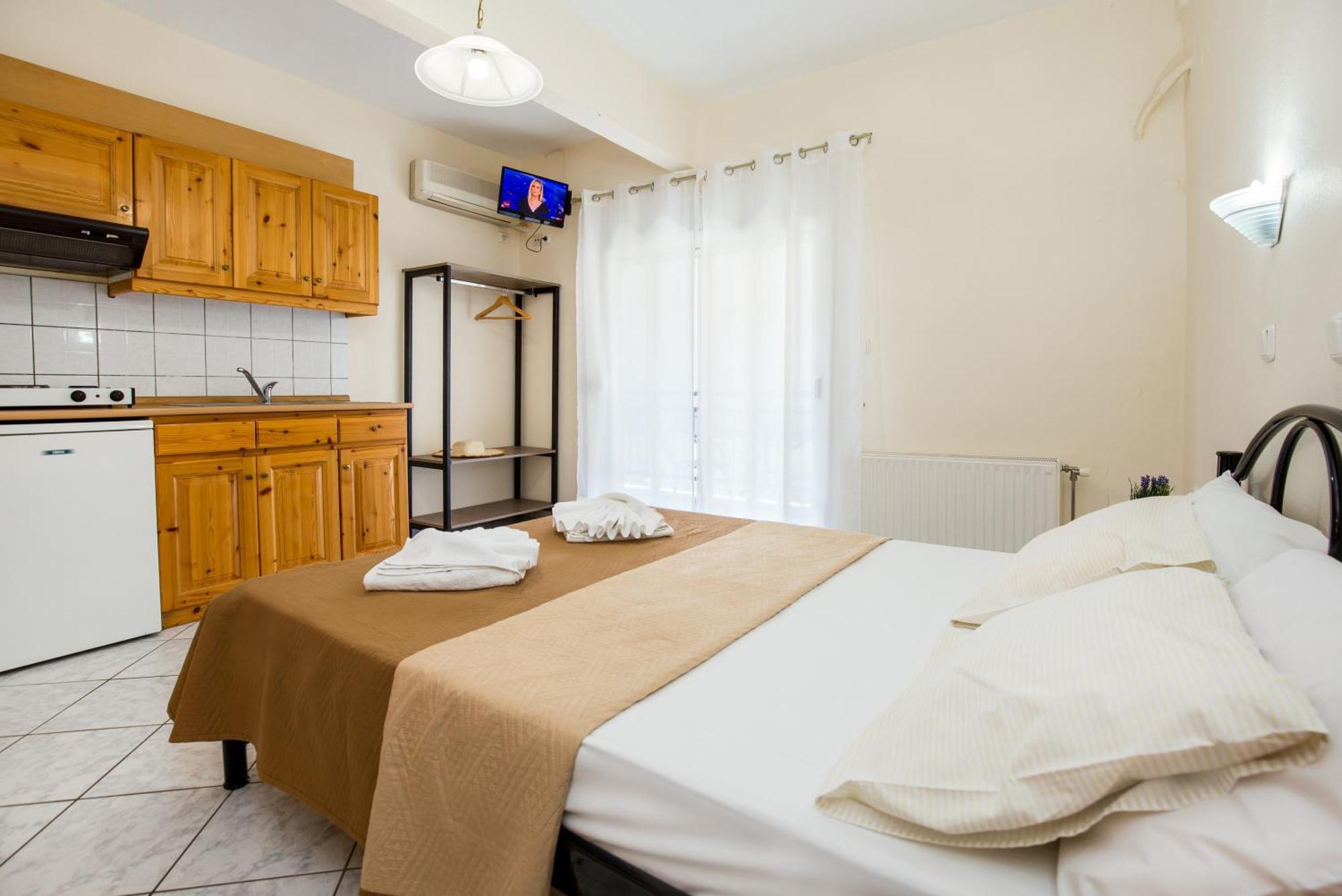 Ianos Apartments Potos Exterior foto